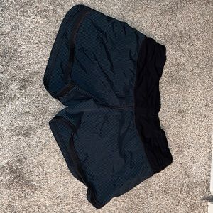 Lululemon short size 4